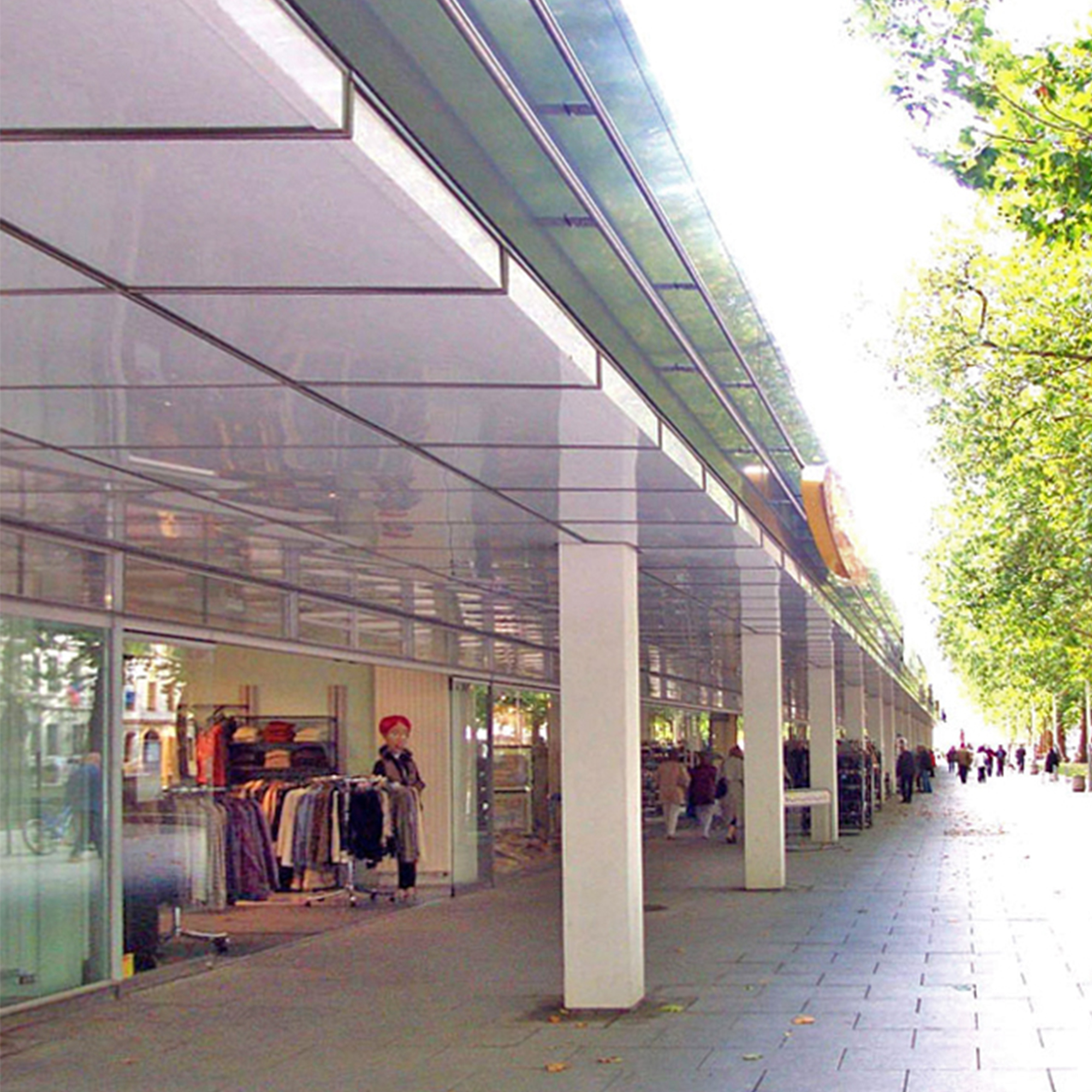 2002_Geschäftsläden Haupfstraße_Dresden Sanierung und Umbau Innenraum__Lichtkante